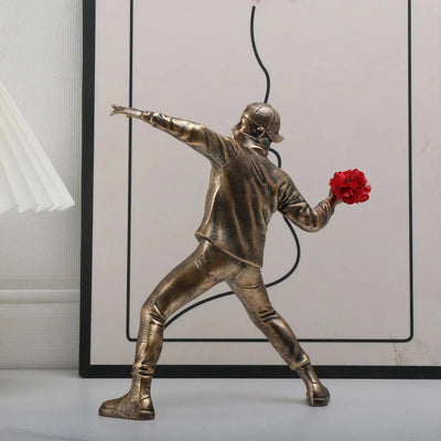 Montiqeu – Sculpture Résine Banksy Style Flower Bomber