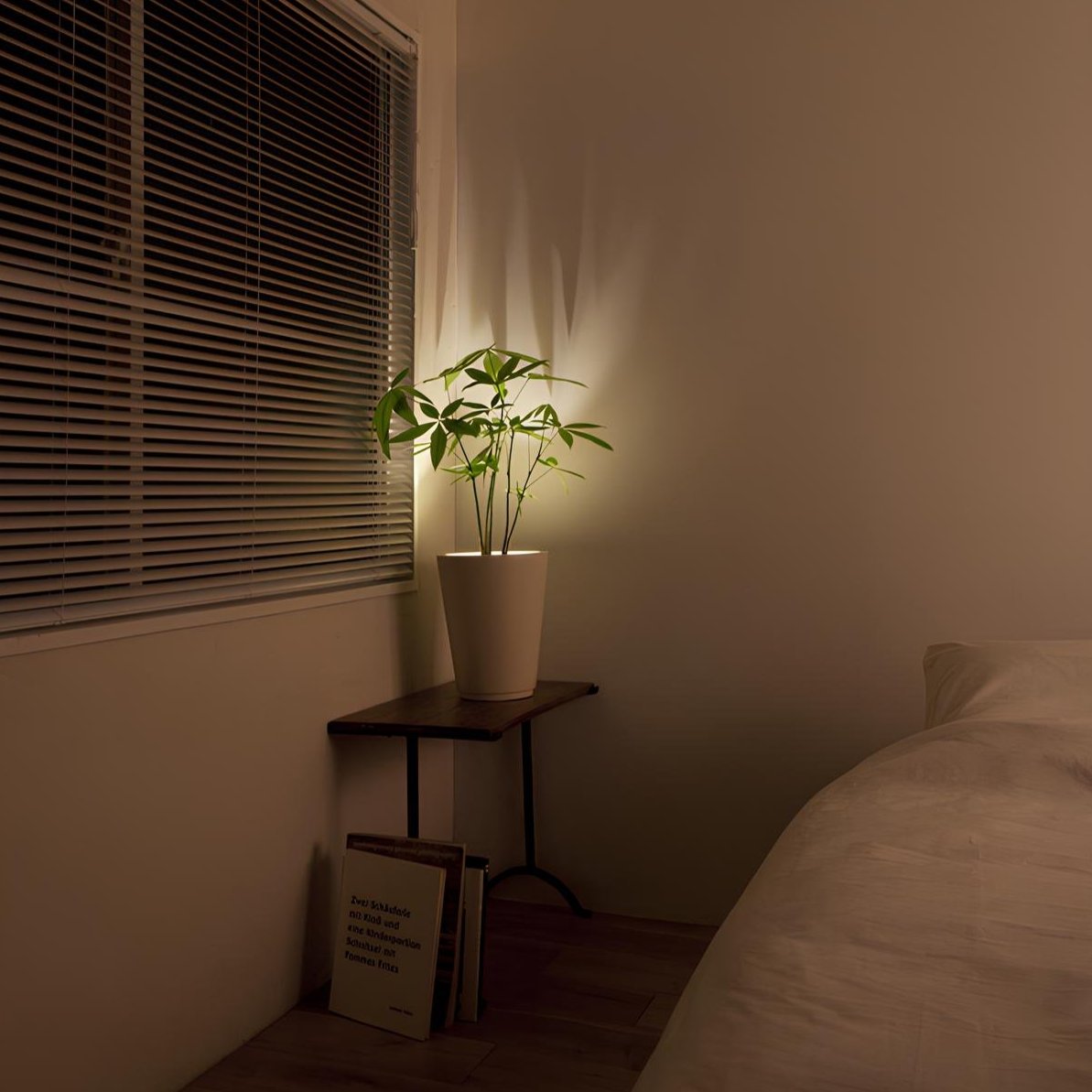 Montiqeu – Spot LED sans fil orientable